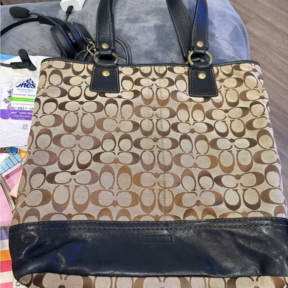 Coach Legacy Gigi Canvas Tote w/ Matching Wristlet & Wallet - Picture 6 of 16